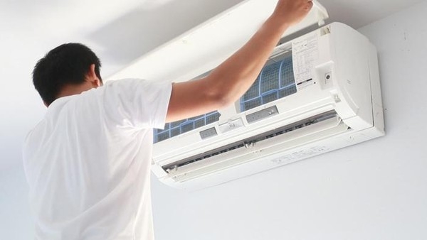 Điện Lạnh Bách Khoa nhận sửa chữa, bảo dưỡng tất cả các hãng máy lạnh như Panasonic, Daikin, Toshiba, Toshiba, Aqua, Beko,...