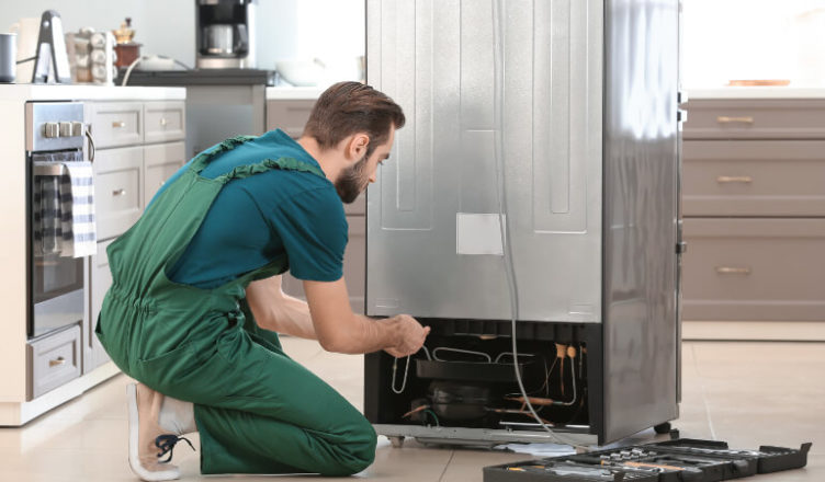 Tủ lạnh bị hỏng sẽ ảnh hưởng lớn tới sinh hoạt của mỗi gia đình